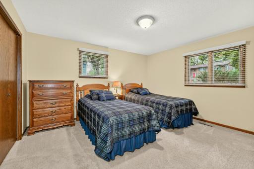 2228 Viking Drive NW, Rochester, MN 55901