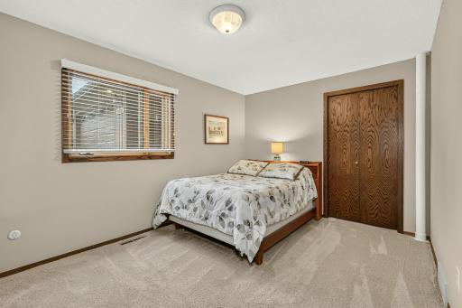 2228 Viking Drive NW, Rochester, MN 55901