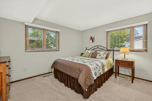 2228 Viking Drive NW, Rochester, MN 55901