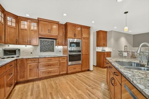 2228 Viking Drive NW, Rochester, MN 55901
