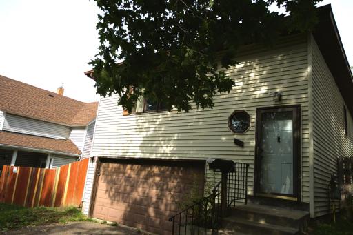 1639 4th Street E, Saint Paul, MN 55106