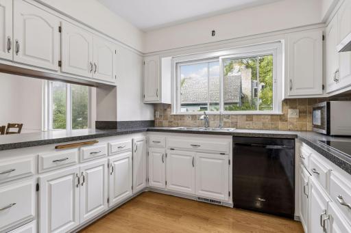 1525 Saint Croix Circle, Golden Valley, MN 55422