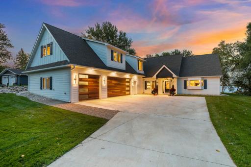 Stunning Modern Farmhouse Retreat with beautiful morning views!