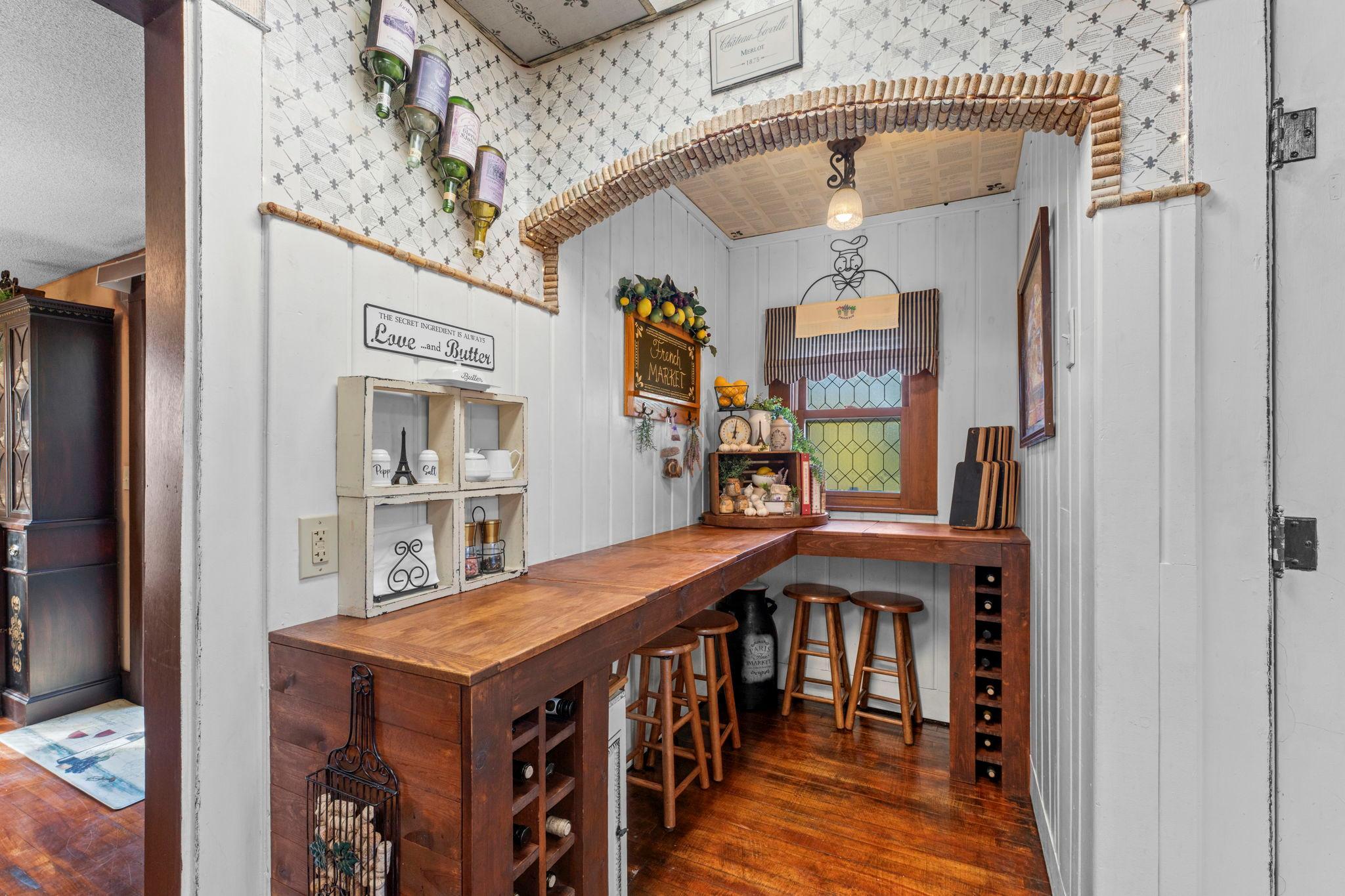Butler's Pantry/ Breakfast Nook