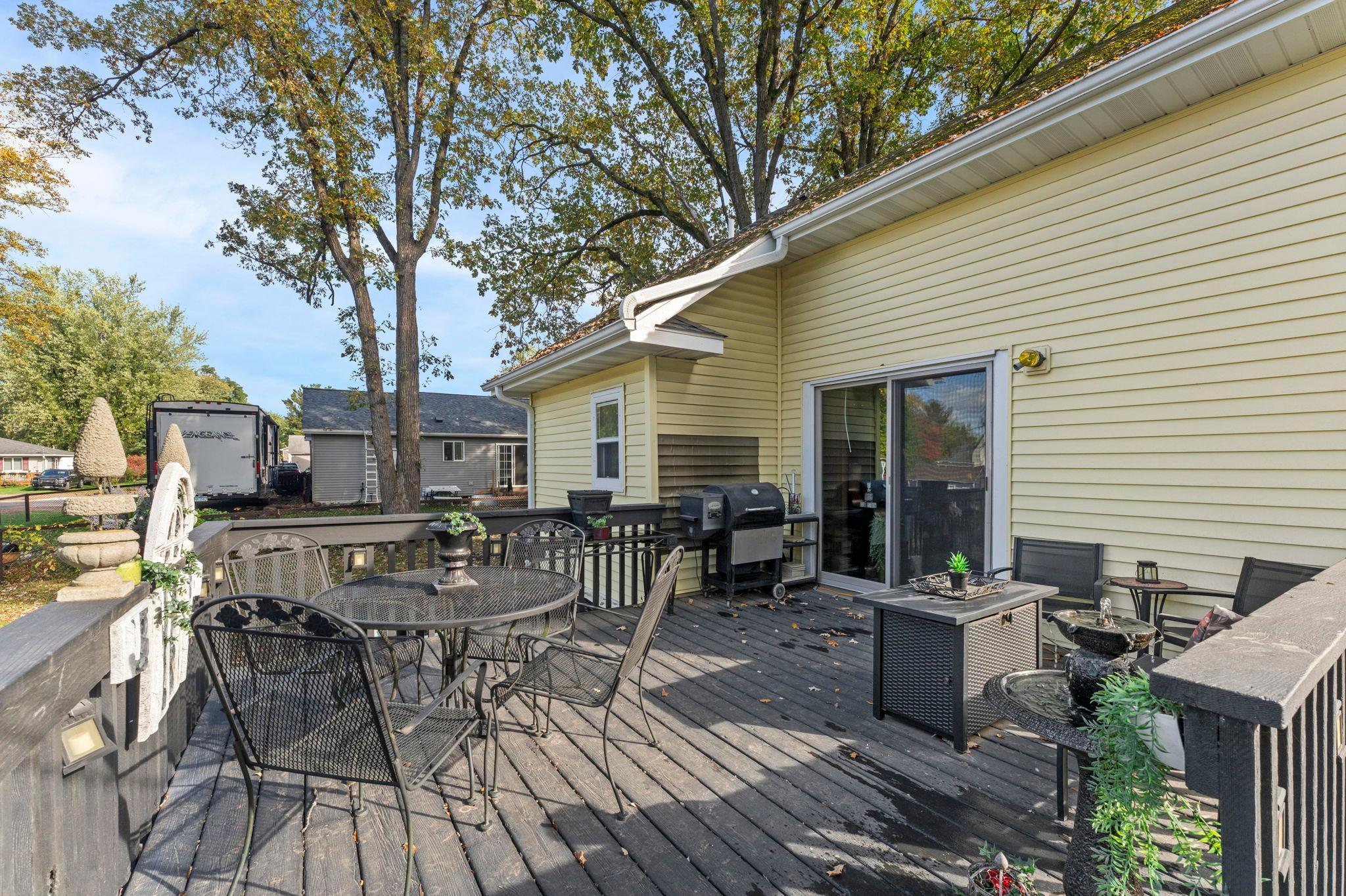 Great Outdoor Space 16x14 Deck