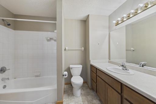 3617 Saint Francis Way, B, Eagan, MN 55123