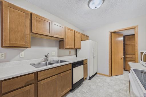 3617 Saint Francis Way, B, Eagan, MN 55123