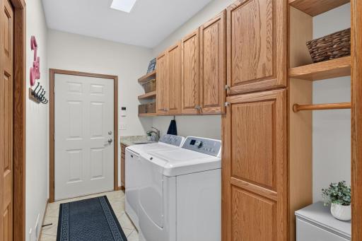 2048 Crimson Ridge Drive NW, Rochester, MN 55901