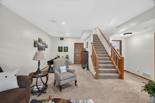 2048 Crimson Ridge Drive NW, Rochester, MN 55901