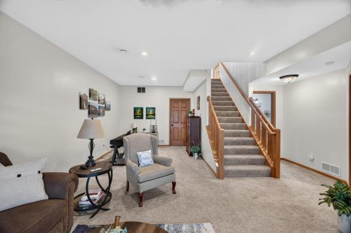 2048 Crimson Ridge Drive NW, Rochester, MN 55901
