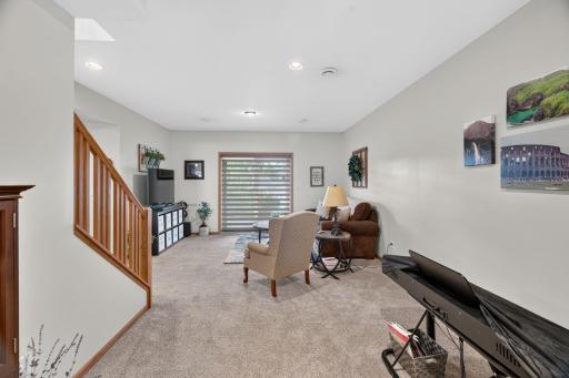 2048 Crimson Ridge Drive NW, Rochester, MN 55901