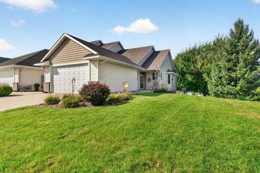 2048 Crimson Ridge Drive NW, Rochester, MN 55901