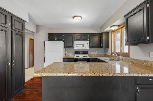 10-web-or-mls-1719 Cudd Circle Hudson-27.jpg