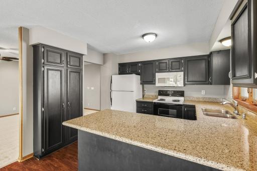 12-web-or-mls-1719 Cudd Circle Hudson-28.jpg