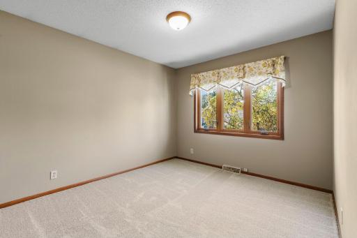17-web-or-mls-1719 Cudd Circle Hudson-19.jpg