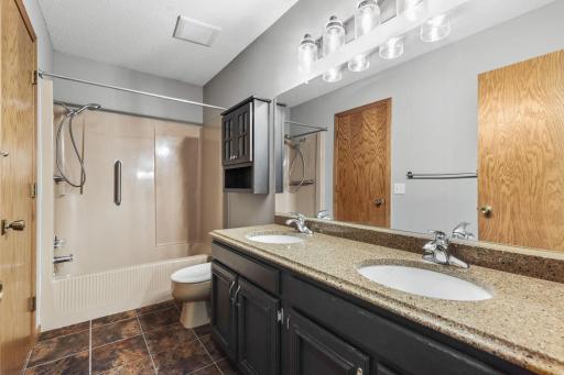 18-web-or-mls-1719 Cudd Circle Hudson-20.jpg