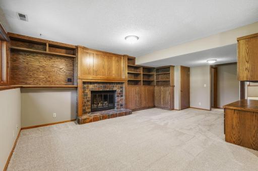 19-web-or-mls-1719 Cudd Circle Hudson-31.jpg