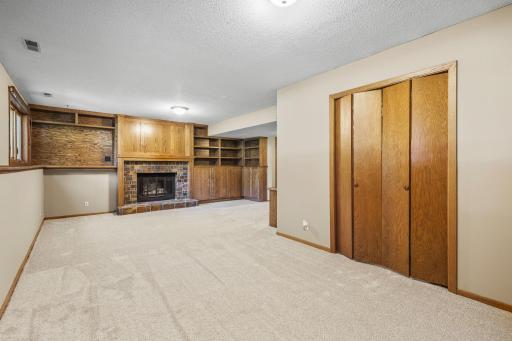 22-web-or-mls-1719 Cudd Circle Hudson-34.jpg