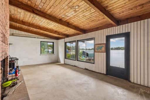 Tall ceilings and Large windows to capture the sunsets!
