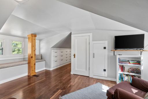 4219 5th Avenue S, Minneapolis, MN 55409