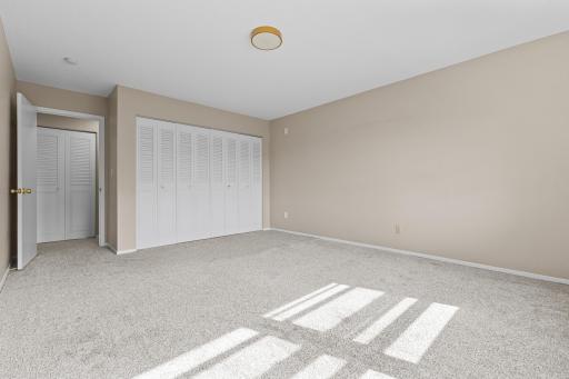 2730 Dale Street N, D305, Roseville, MN 55113
