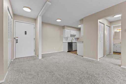 2730 Dale Street N, D305, Roseville, MN 55113