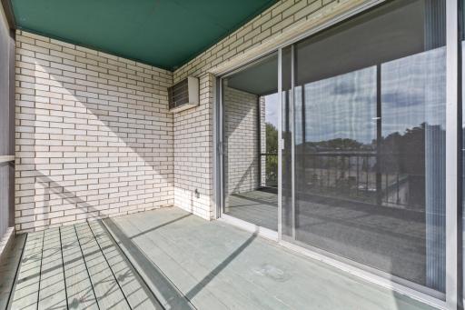 2730 Dale Street N, D305, Roseville, MN 55113