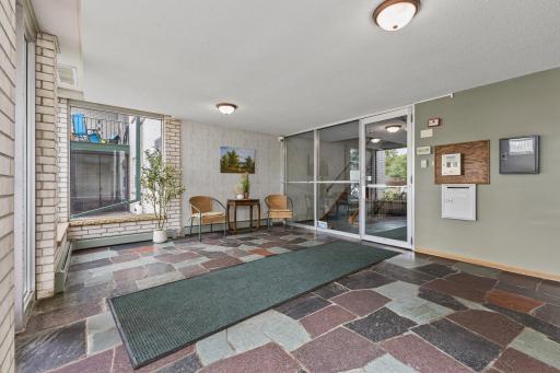 2730 Dale Street N, D305, Roseville, MN 55113