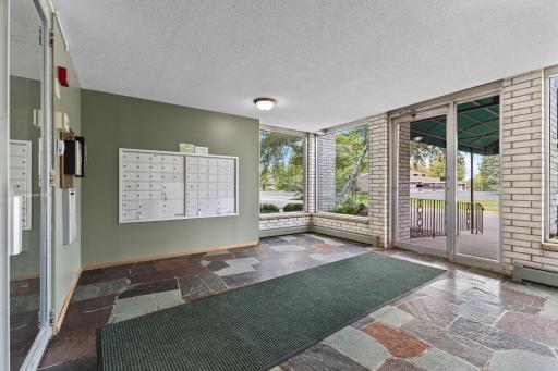 2730 Dale Street N, D305, Roseville, MN 55113
