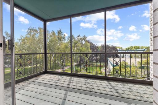 2730 Dale Street N, D305, Roseville, MN 55113
