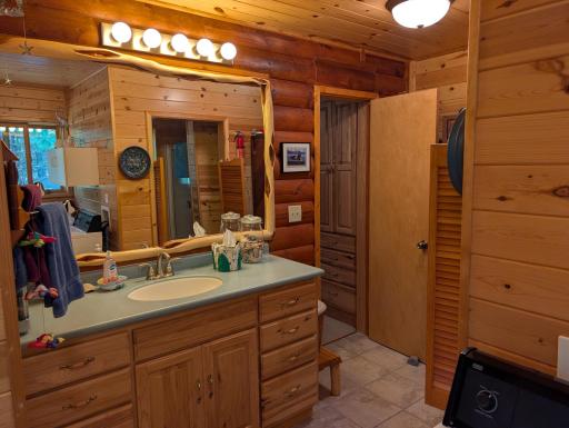 2nd Bathroom