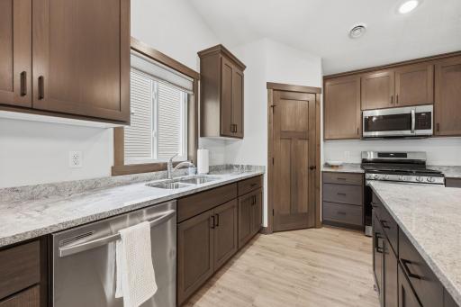 Beautiful and functional! Excellent counter space and storage.