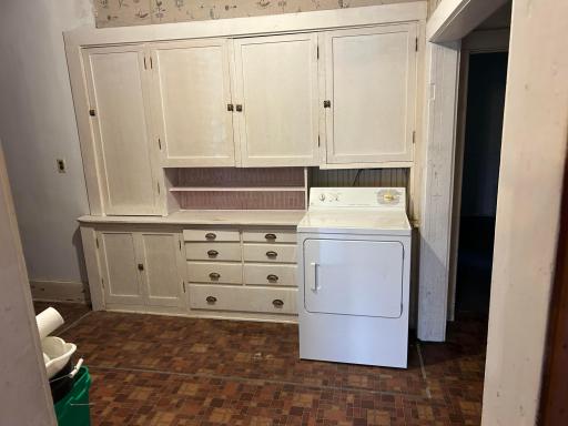 16827 Walden Ave pic J.jpg
