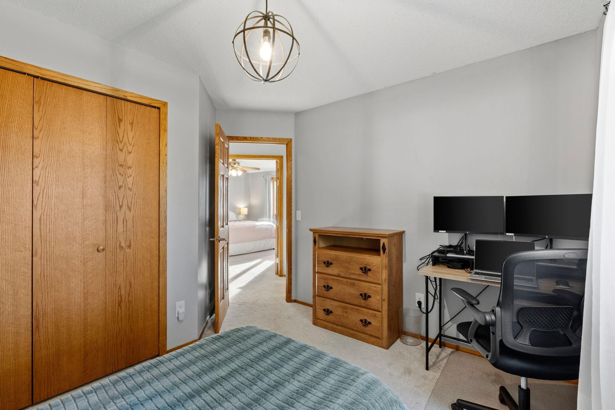 40-web-or-mls-6008 114th Ln N-40.jpg