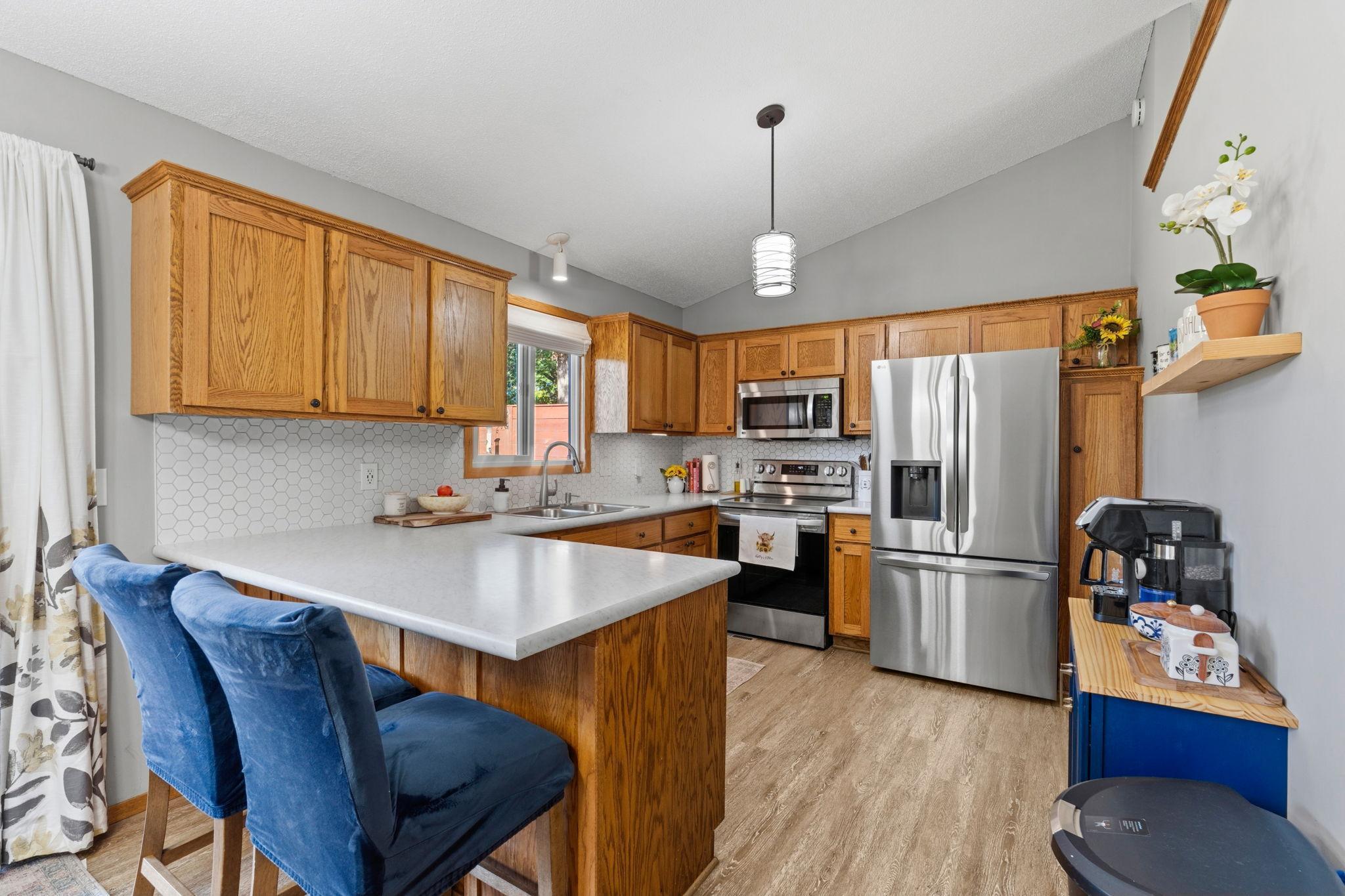 24-web-or-mls-6008 114th Ln N-24.jpg
