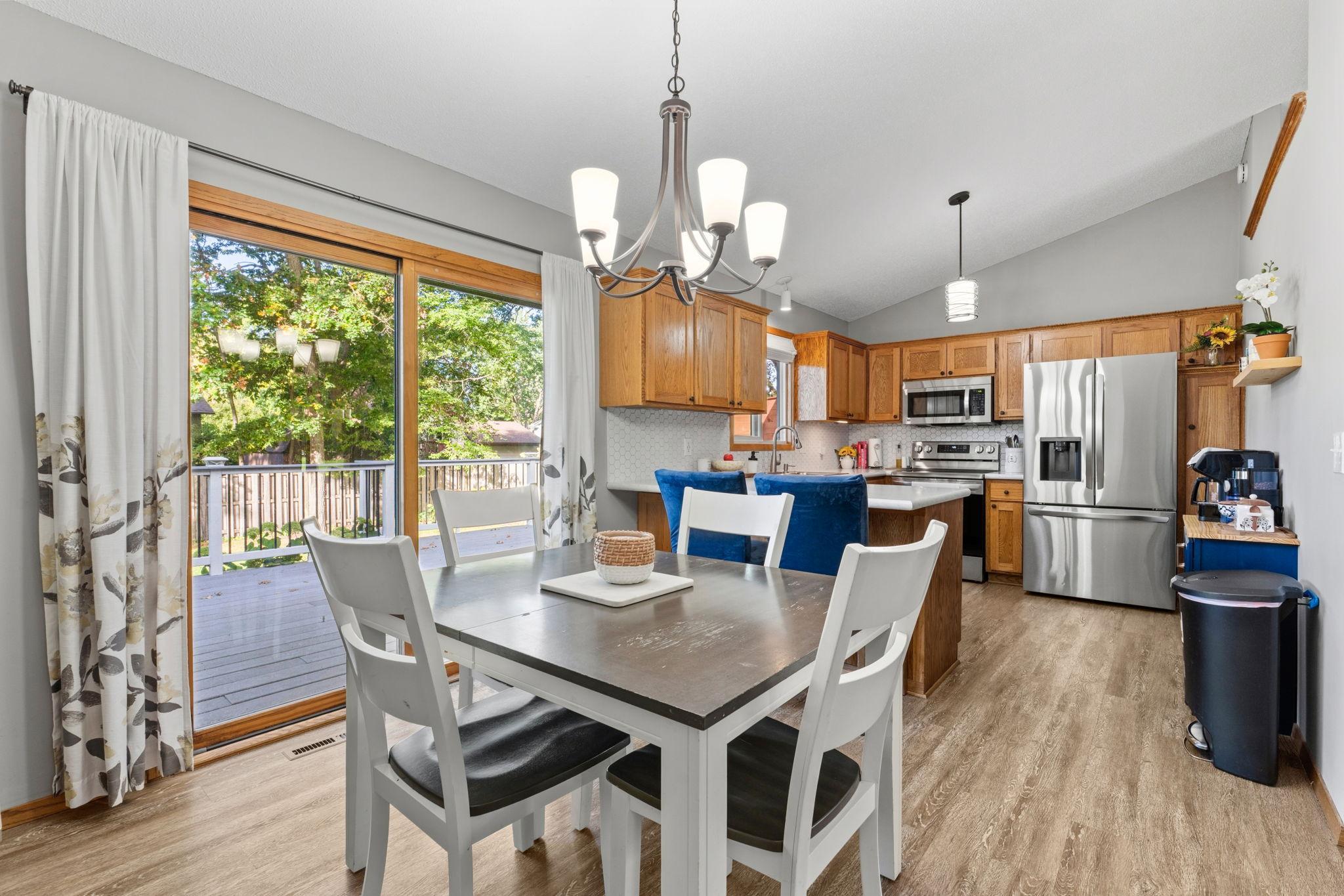 22-web-or-mls-6008 114th Ln N-22.jpg