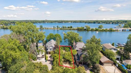 2809 Mckenzie Point Road, Minnetonka, MN 55391