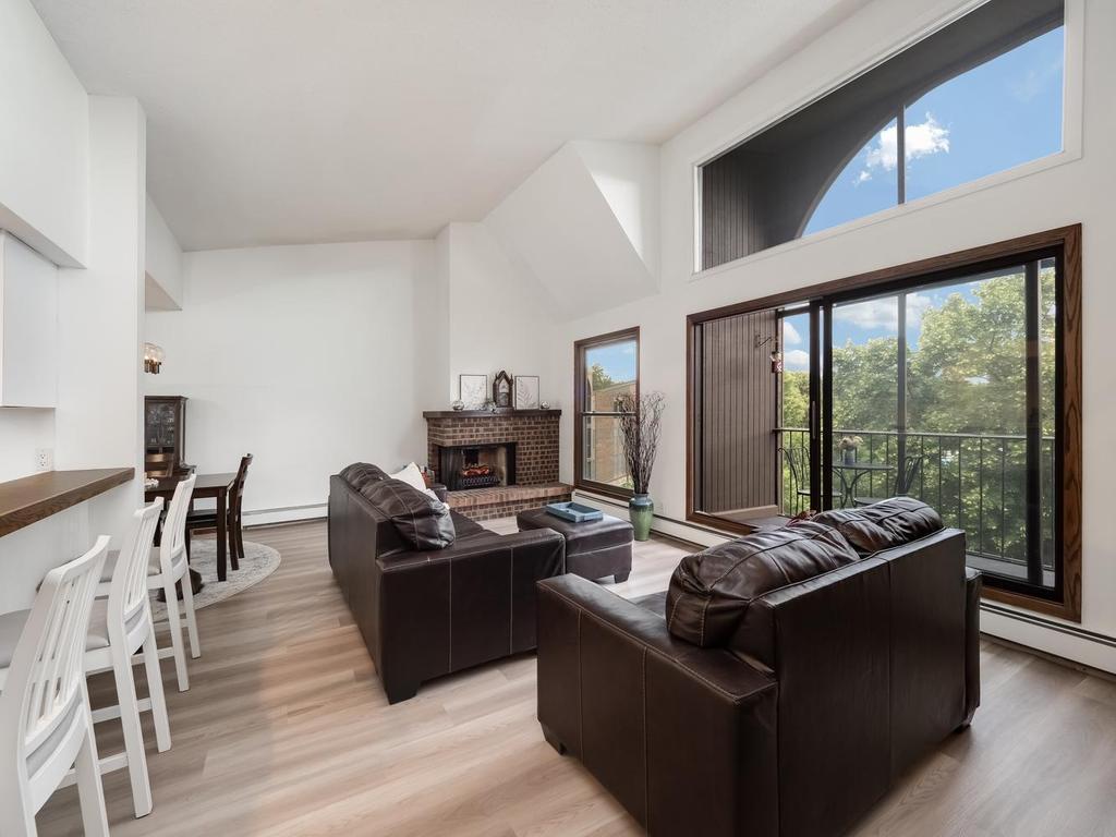 003-061-Living Room-1024x768.jpg