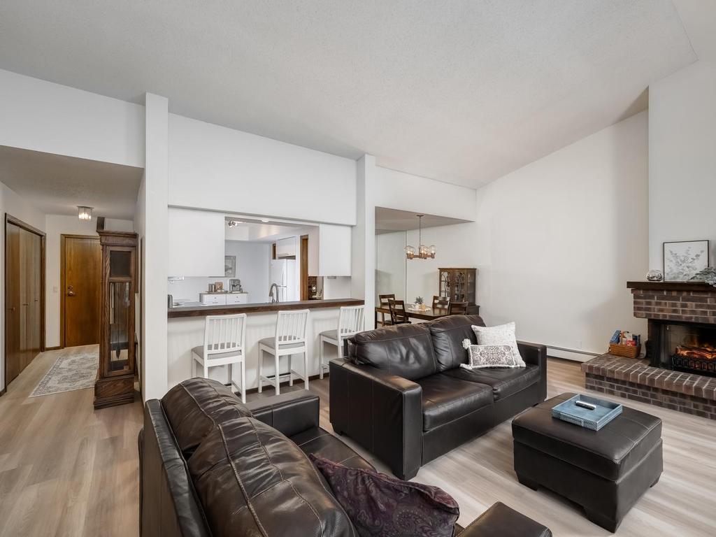002-058-Living Room-1024x768.jpg