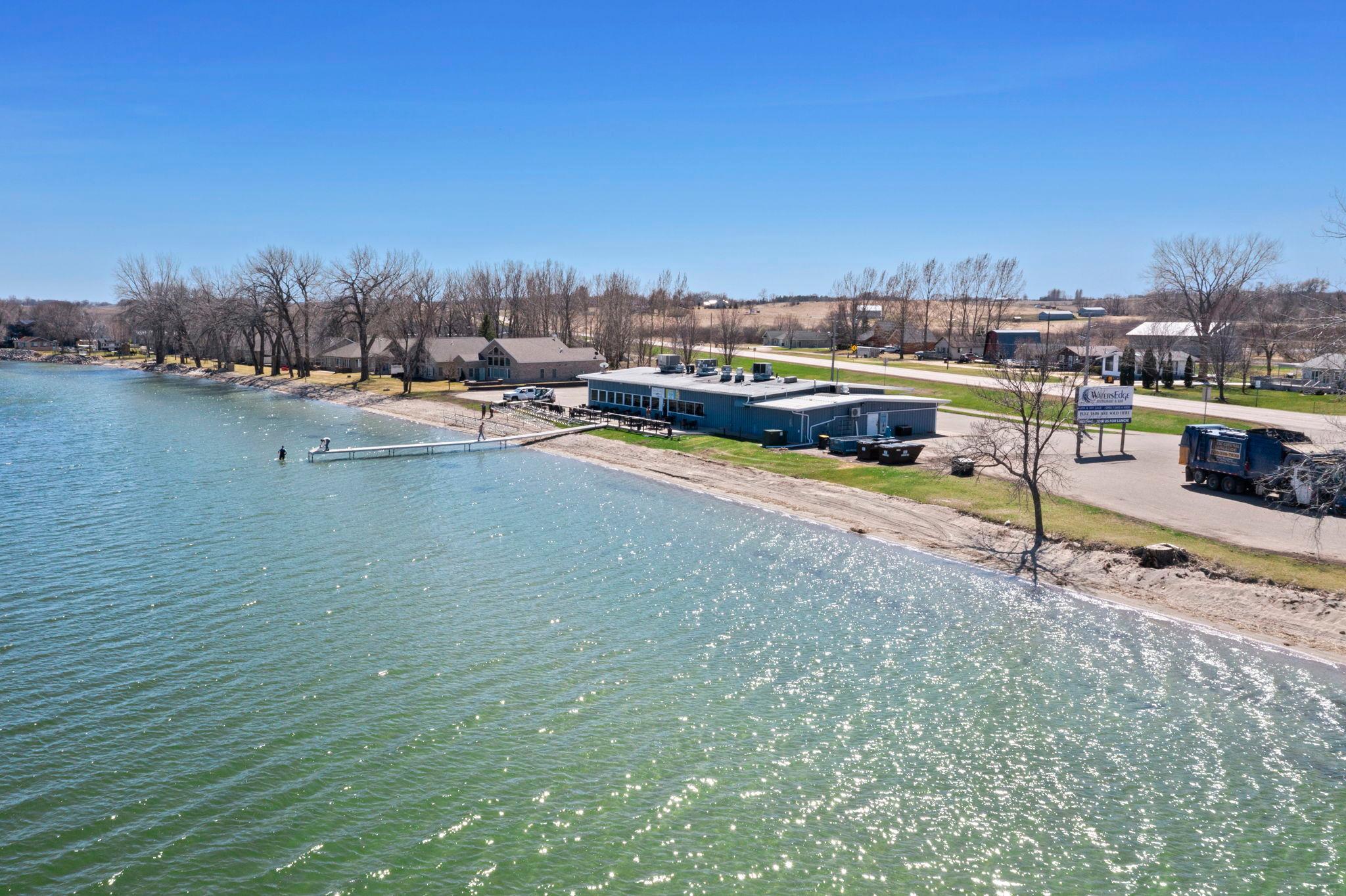 Take your boat or golfcart to Watersedge for some dinner!