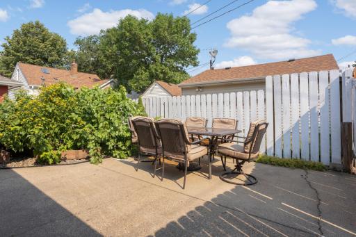 3740 Perry Avenue N, Robbinsdale, MN 55422
