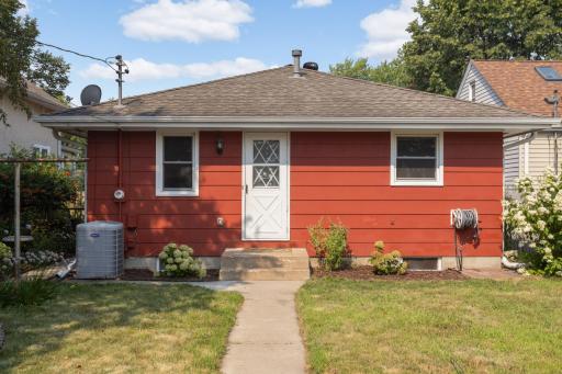 3740 Perry Avenue N, Robbinsdale, MN 55422