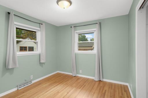 3740 Perry Avenue N, Robbinsdale, MN 55422