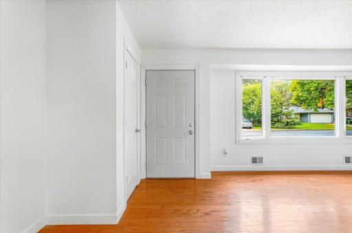 5230 Oconnell Drive, Saint Paul, MN 55112