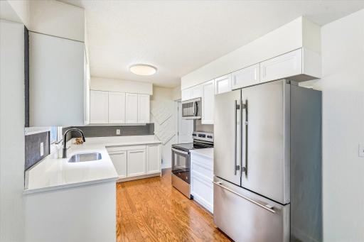5230 Oconnell Drive, Saint Paul, MN 55112