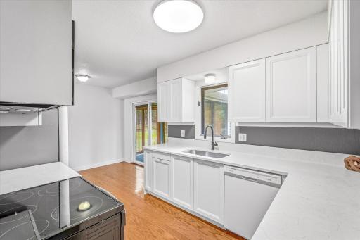 5230 Oconnell Drive, Saint Paul, MN 55112