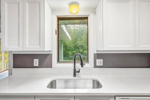 5230 Oconnell Drive, Saint Paul, MN 55112