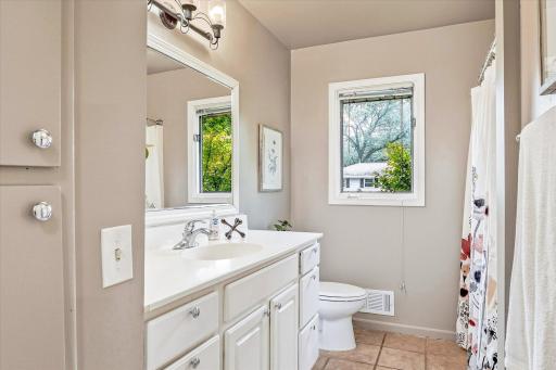 5230 Oconnell Drive, Saint Paul, MN 55112