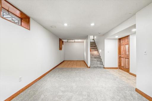 5230 Oconnell Drive, Saint Paul, MN 55112