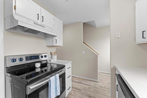 13092 Murdock Terrace, Eden Prairie, MN 55347